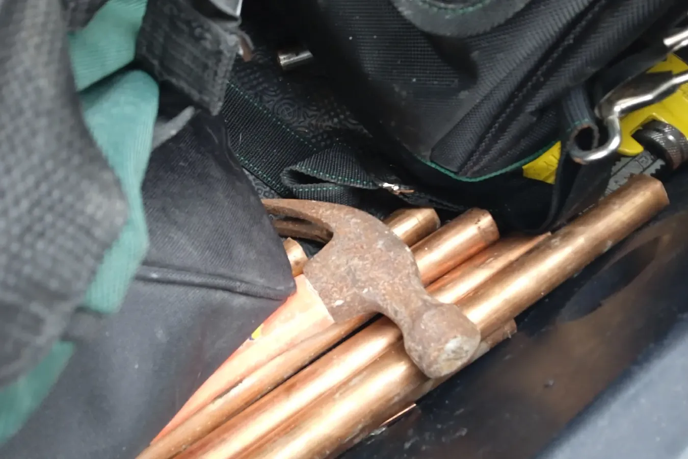 2012 Toyota Camry 2.0L 150HP L4 4AT,autocango,china used car exporter,china ev exporter,chinese used car exporter,chinese used ev exporter