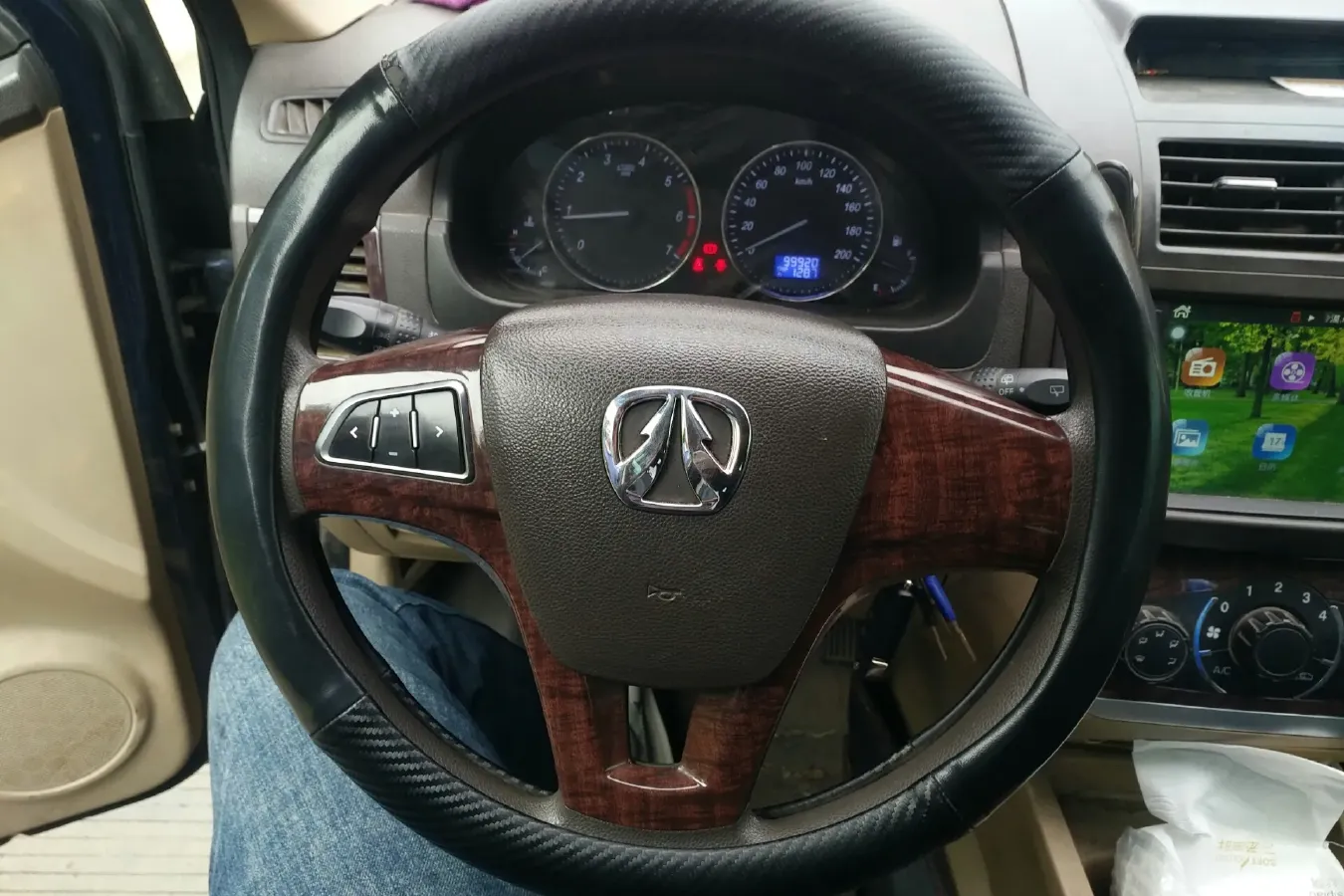 2015 BAIC WeiWang M30 1.5L 116HP L4 5MT,autocango,china used car exporter,china ev exporter,chinese used car exporter,chinese used ev exporter