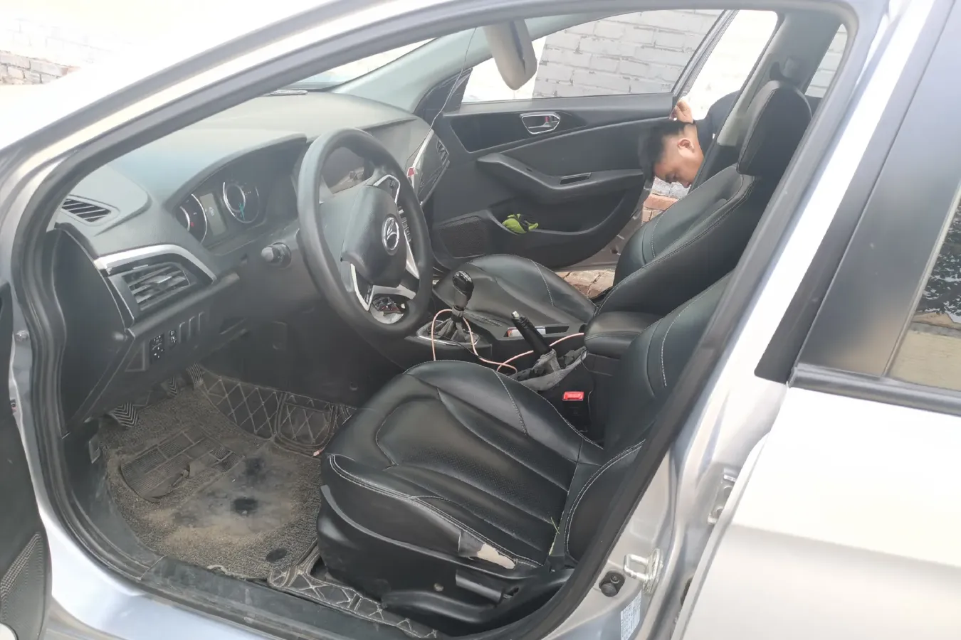 2015 Soueast V5 1.5L 120HP L4 5MT,autocango,china used car exporter,china ev exporter,chinese used car exporter,chinese used ev exporter