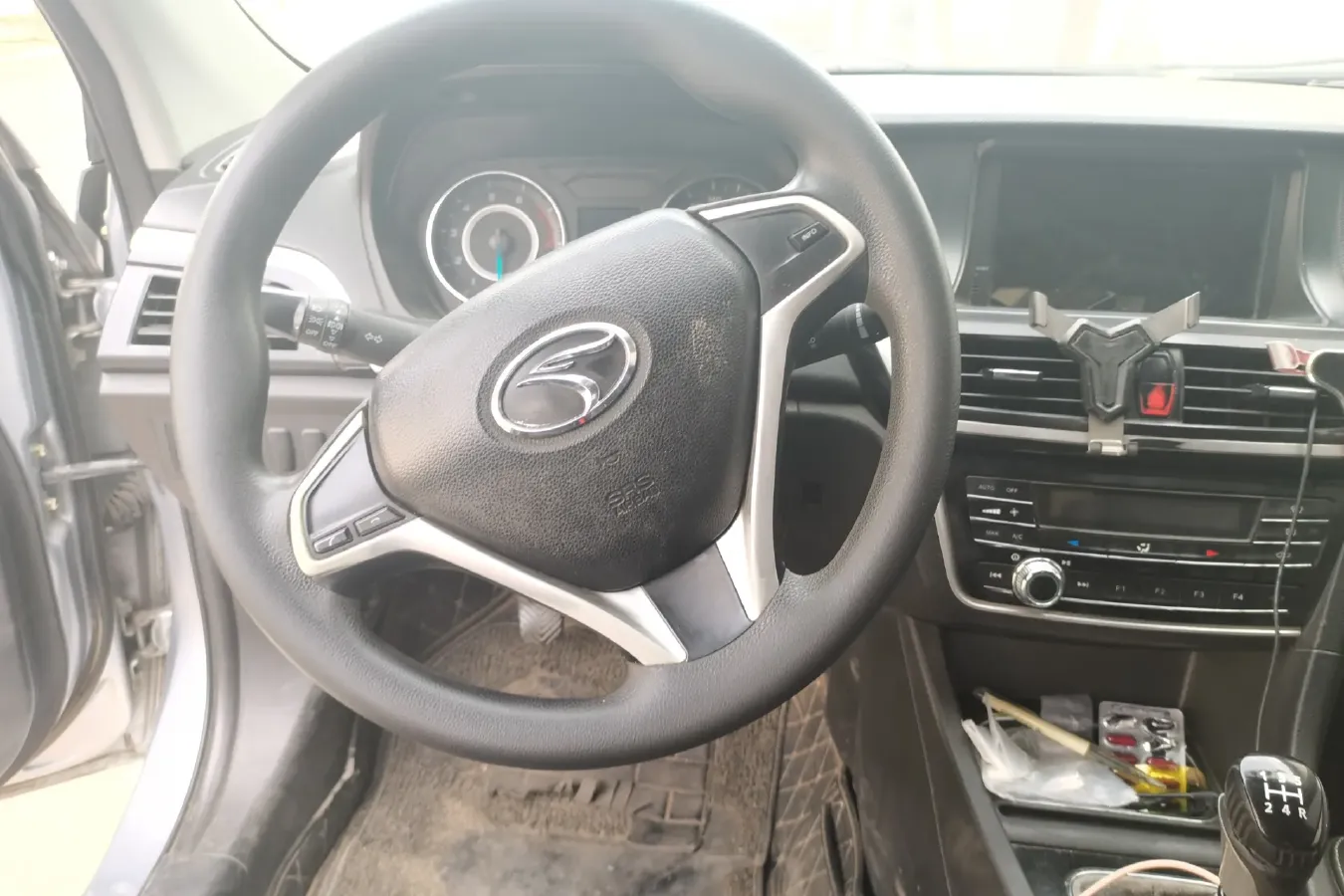 2015 Soueast V5 1.5L 120HP L4 5MT,autocango,china used car exporter,china ev exporter,chinese used car exporter,chinese used ev exporter