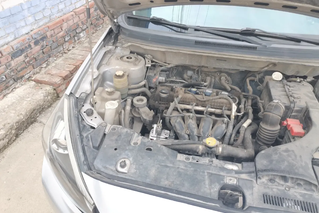 2015 Soueast V5 1.5L 120HP L4 5MT,autocango,china used car exporter,china ev exporter,chinese used car exporter,chinese used ev exporter