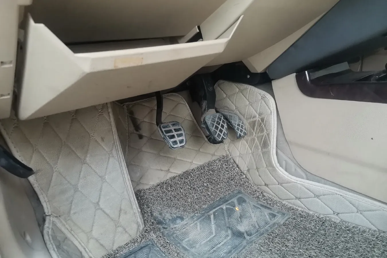 2008 Volkswagen Santana Vista 1.8L 101HP L4 5MT,autocango,china used car exporter,china ev exporter,chinese used car exporter,chinese used ev exporter