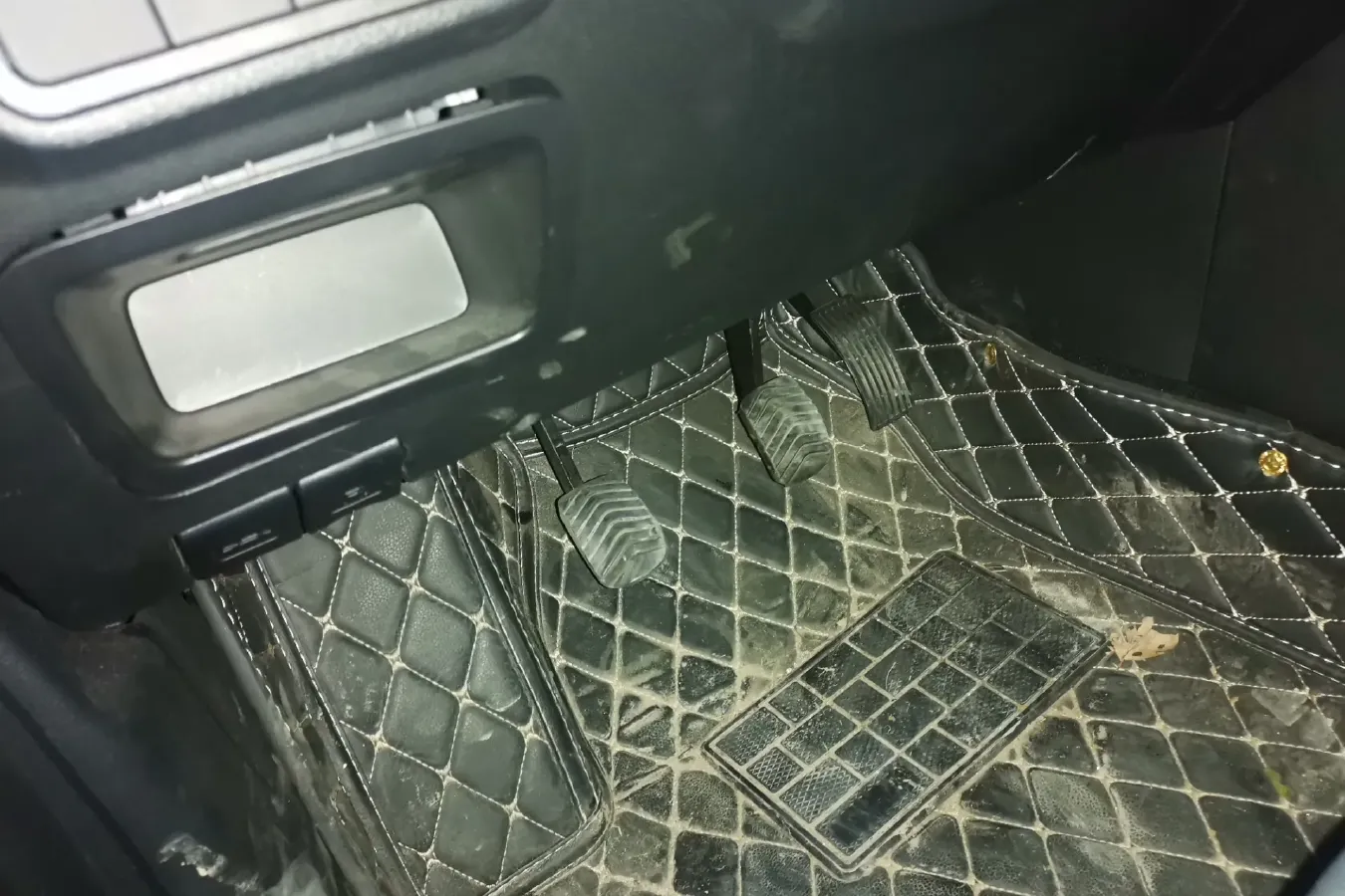 2023 BAW Calorie 2.0L 144HP L4 5MT,autocango,china used car exporter,china ev exporter,chinese used car exporter,chinese used ev exporter