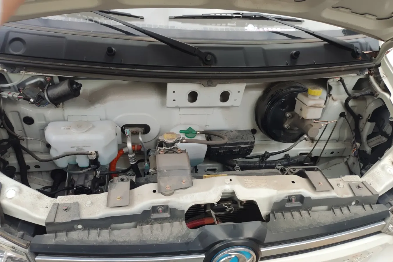 2023 DongFeng DFAC YuFeng EM26 BEV 41.47KWH,autocango,china used car exporter,china ev exporter,chinese used car exporter,chinese used ev exporter