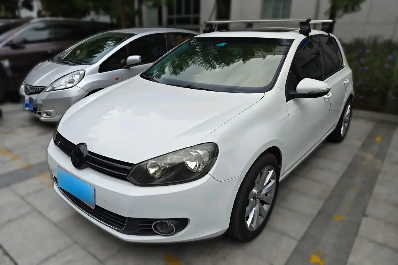 2012 Volkswagen Golf 1.6L 105HP L4 5MT