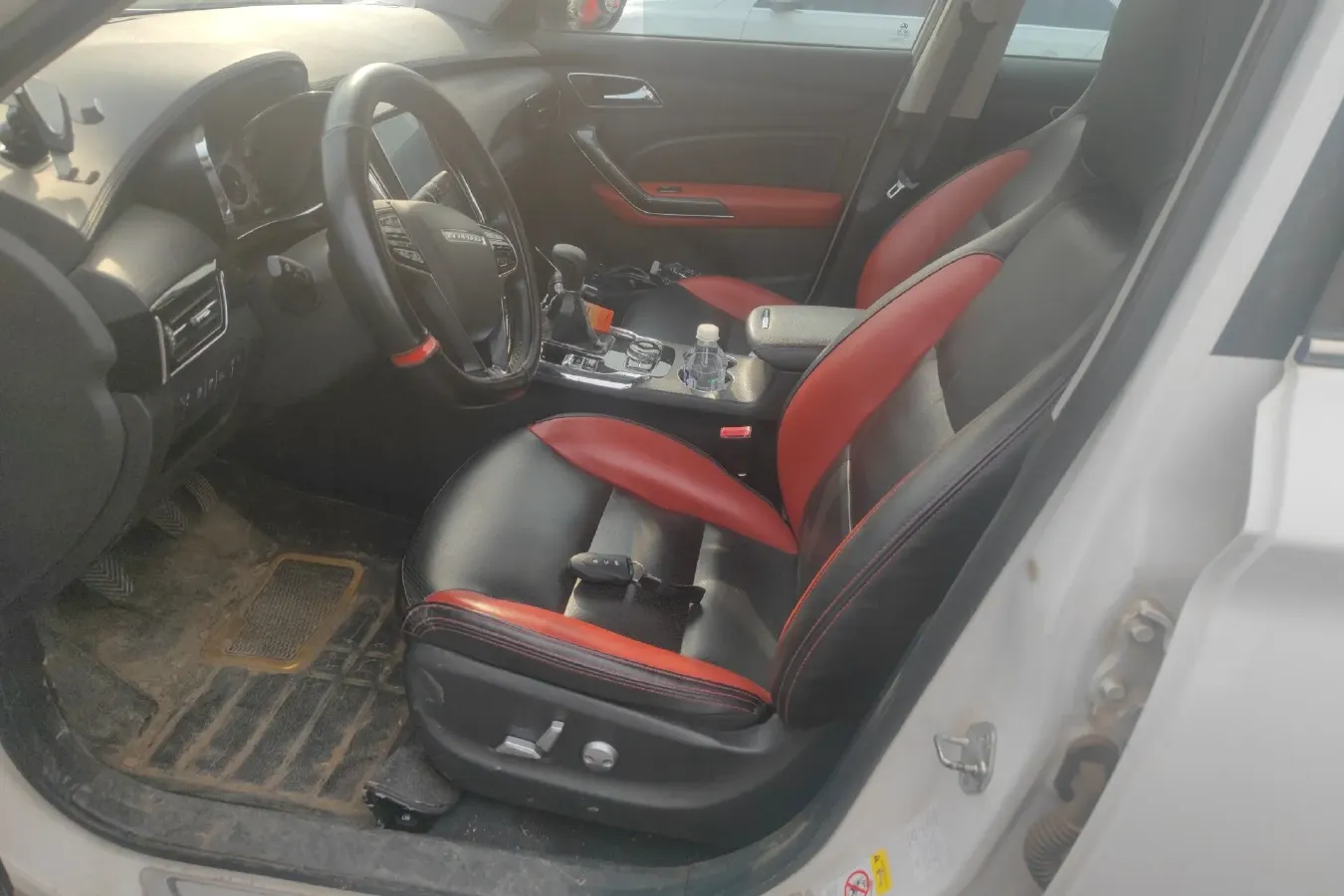 2017 Leopaard CS9 1.5L 113HP L4 5MT,autocango,china used car exporter,china ev exporter,chinese used car exporter,chinese used ev exporter