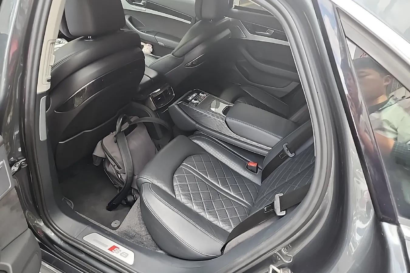 2013 Audi S8 4.0T 520HP V8 8AT,autocango,china used car exporter,china ev exporter,chinese used car exporter,chinese used ev exporter