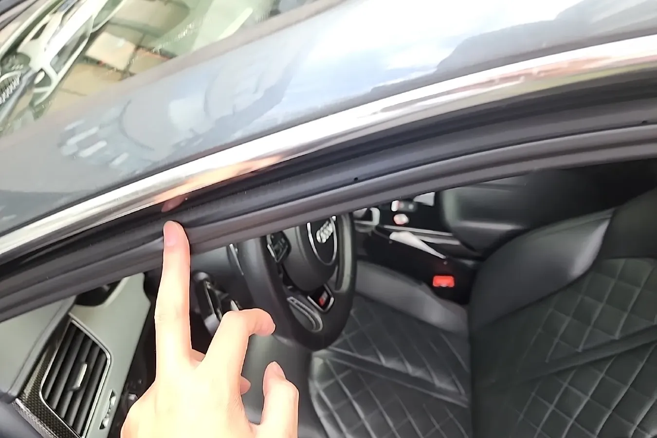 2013 Audi S8 4.0T 520HP V8 8AT,autocango,china used car exporter,china ev exporter,chinese used car exporter,chinese used ev exporter