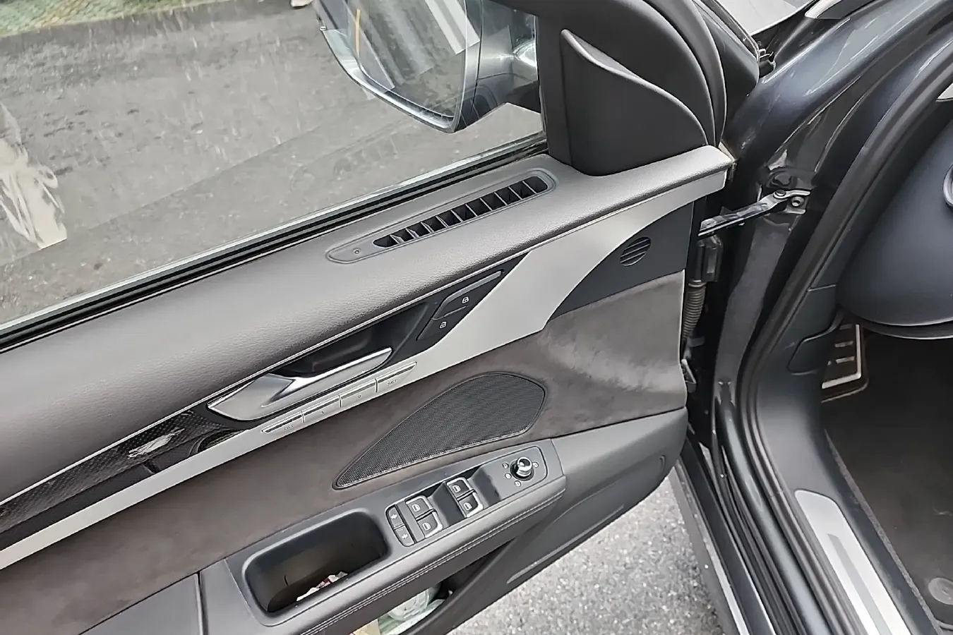 2013 Audi S8 4.0T 520HP V8 8AT,autocango,china used car exporter,china ev exporter,chinese used car exporter,chinese used ev exporter