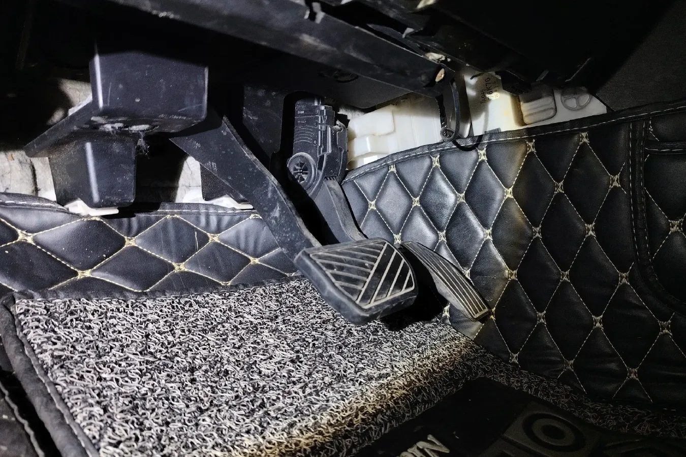 2008 Suzuki Grand Vitara 2.4L 166HP L4 4AT,autocango,china used car exporter,china ev exporter,chinese used car exporter,chinese used ev exporter