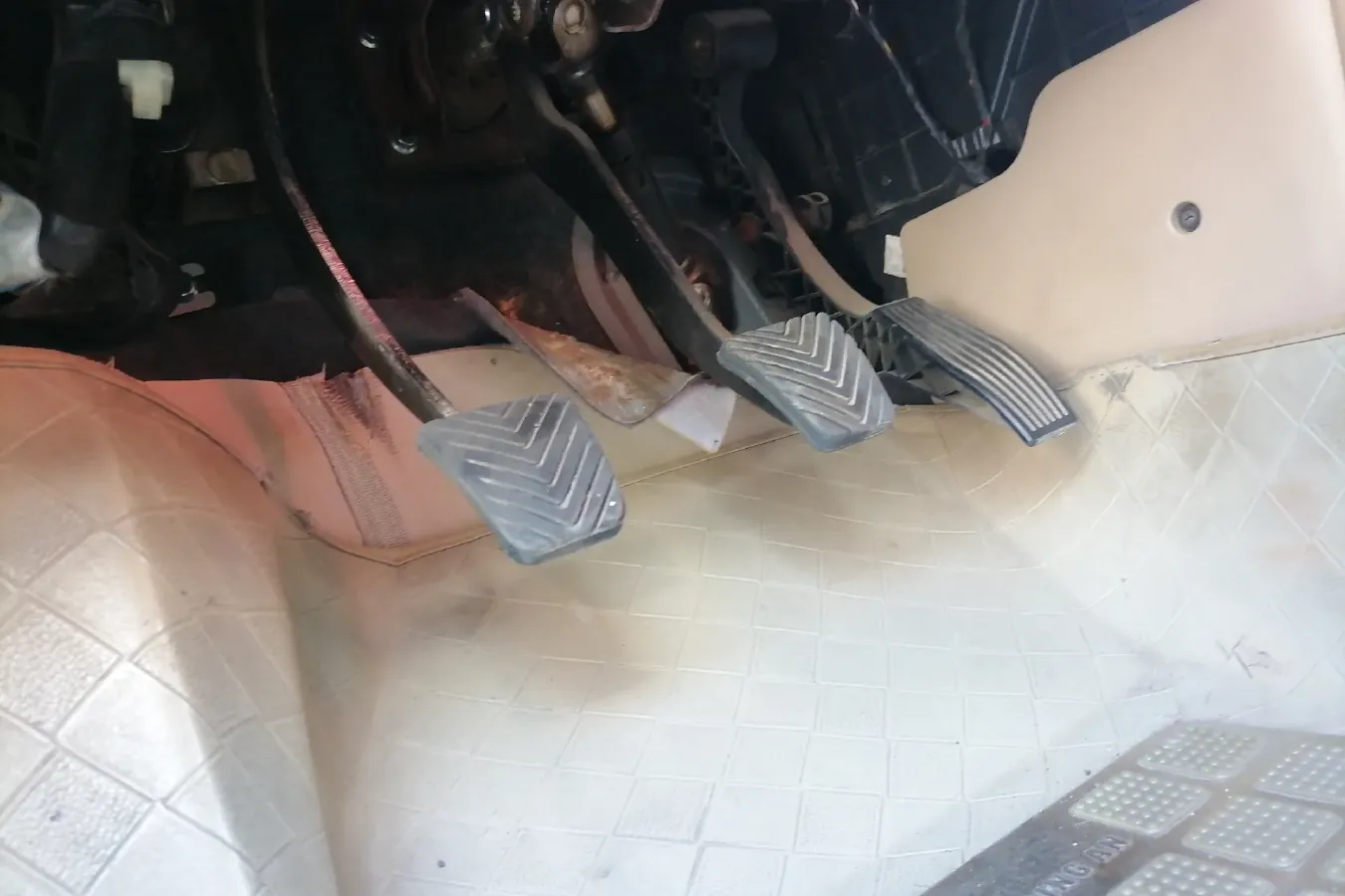 2007 Kia Cerato 1.6L 112HP L4 5MT,autocango,china used car exporter,china ev exporter,chinese used car exporter,chinese used ev exporter