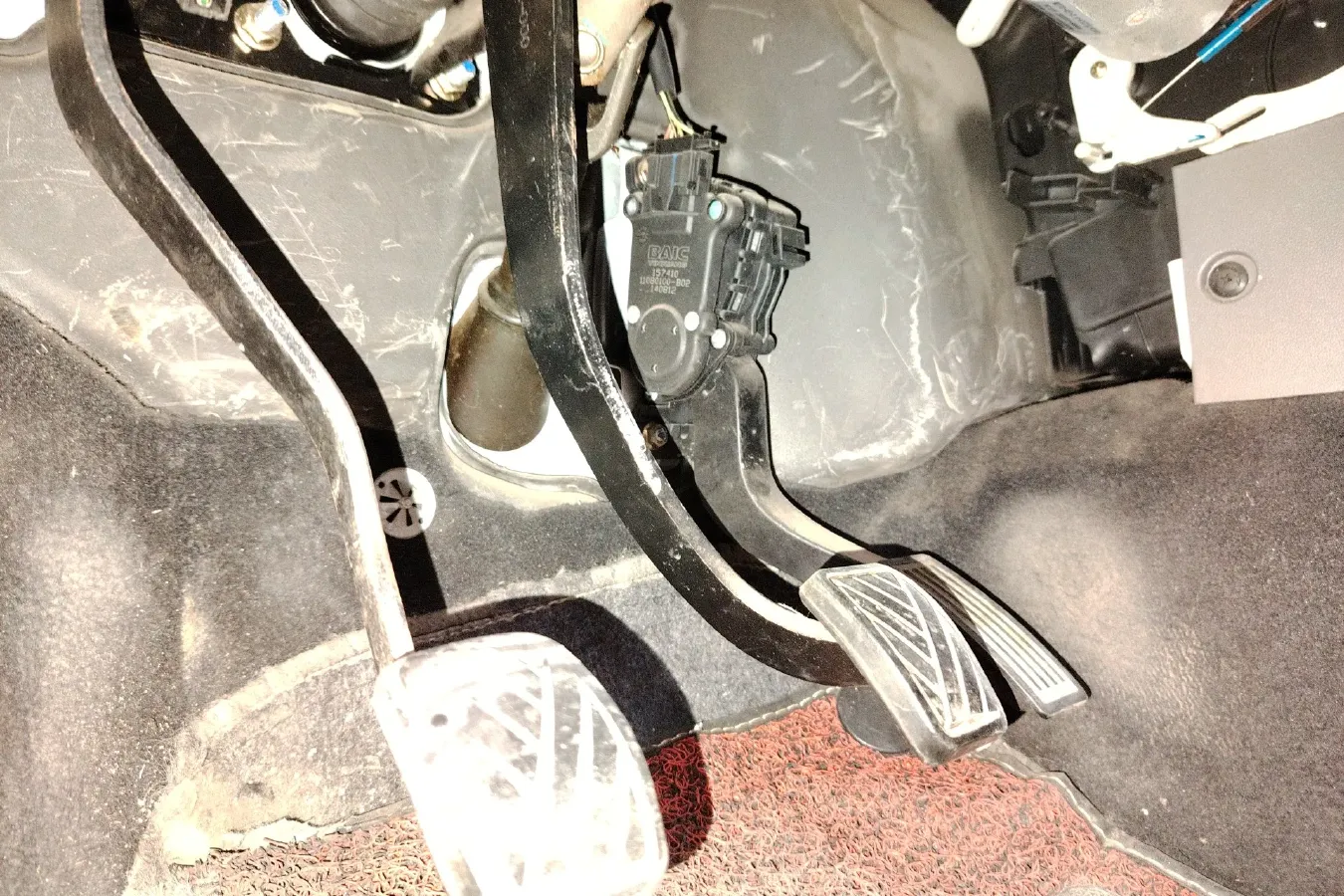 2014 BAIC WeiWang M20 1.5L 106HP L4 5MT,autocango,china used car exporter,china ev exporter,chinese used car exporter,chinese used ev exporter