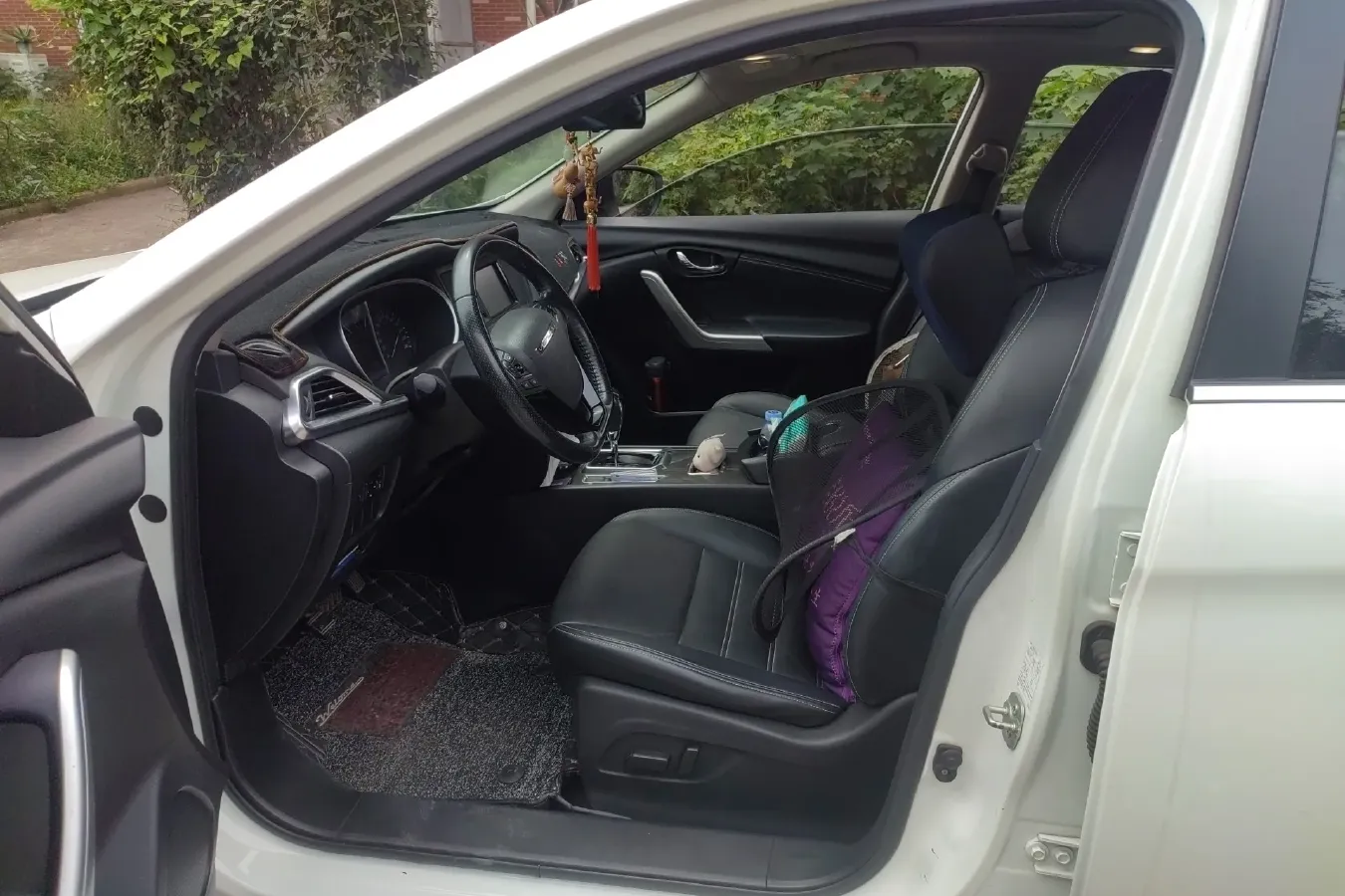 2017 Venucia T90 2.0L 144HP L4 CVT,autocango,china used car exporter,china ev exporter,chinese used car exporter,chinese used ev exporter