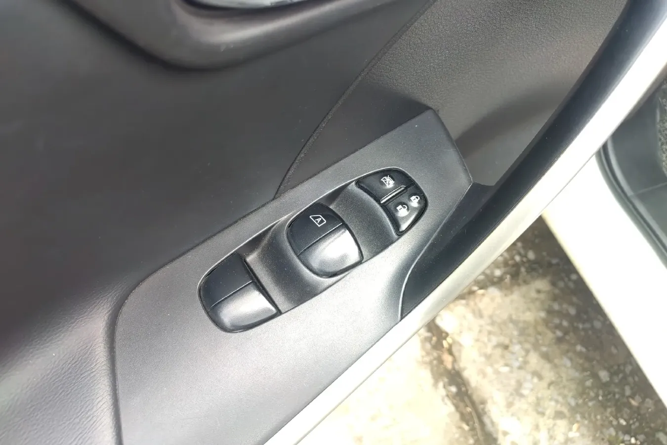 2017 Venucia T90 2.0L 144HP L4 CVT,autocango,china used car exporter,china ev exporter,chinese used car exporter,chinese used ev exporter