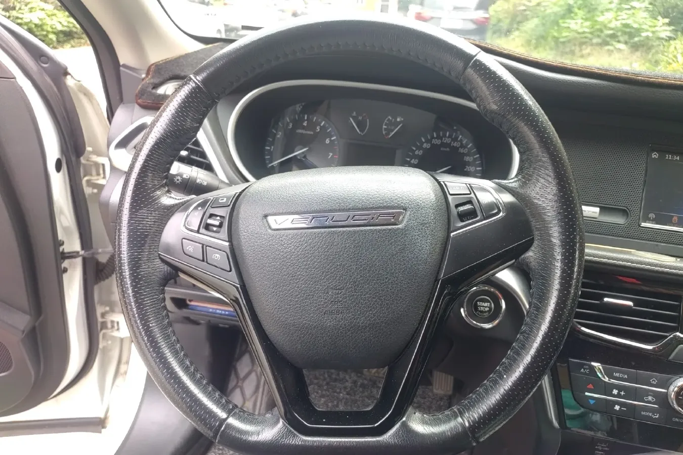 2017 Venucia T90 2.0L 144HP L4 CVT,autocango,china used car exporter,china ev exporter,chinese used car exporter,chinese used ev exporter