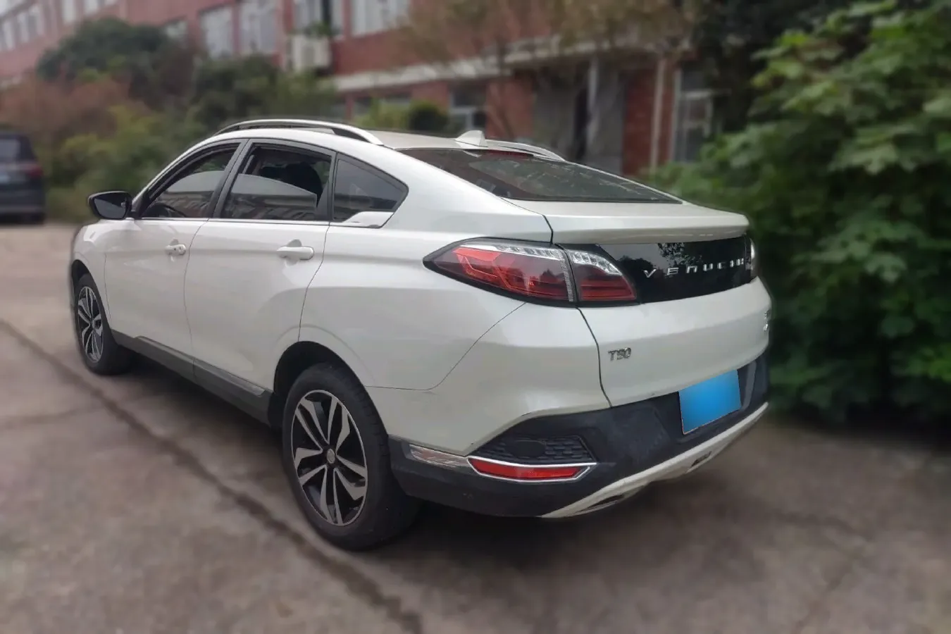 2017 Venucia T90 2.0L 144HP L4 CVT,autocango,china used car exporter,china ev exporter,chinese used car exporter,chinese used ev exporter