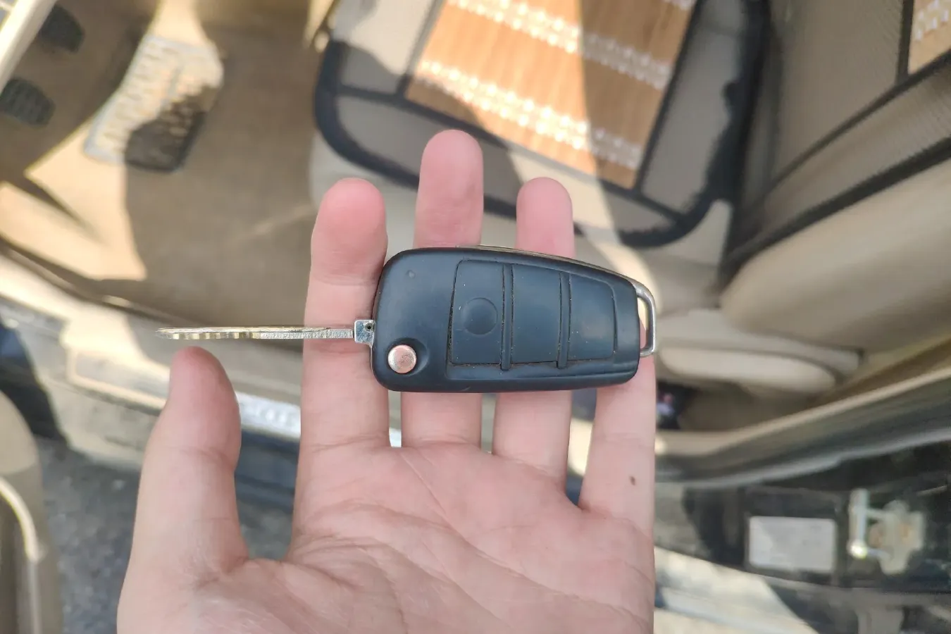 2014 Chery E5 1.5L 109HP L4 5MT,autocango,china used car exporter,china ev exporter,chinese used car exporter,chinese used ev exporter