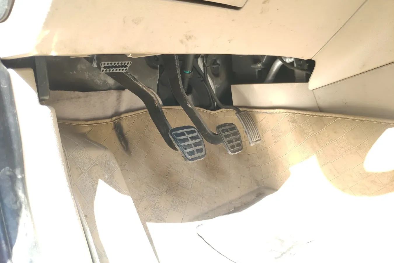 2014 Chery E5 1.5L 109HP L4 5MT,autocango,china used car exporter,china ev exporter,chinese used car exporter,chinese used ev exporter