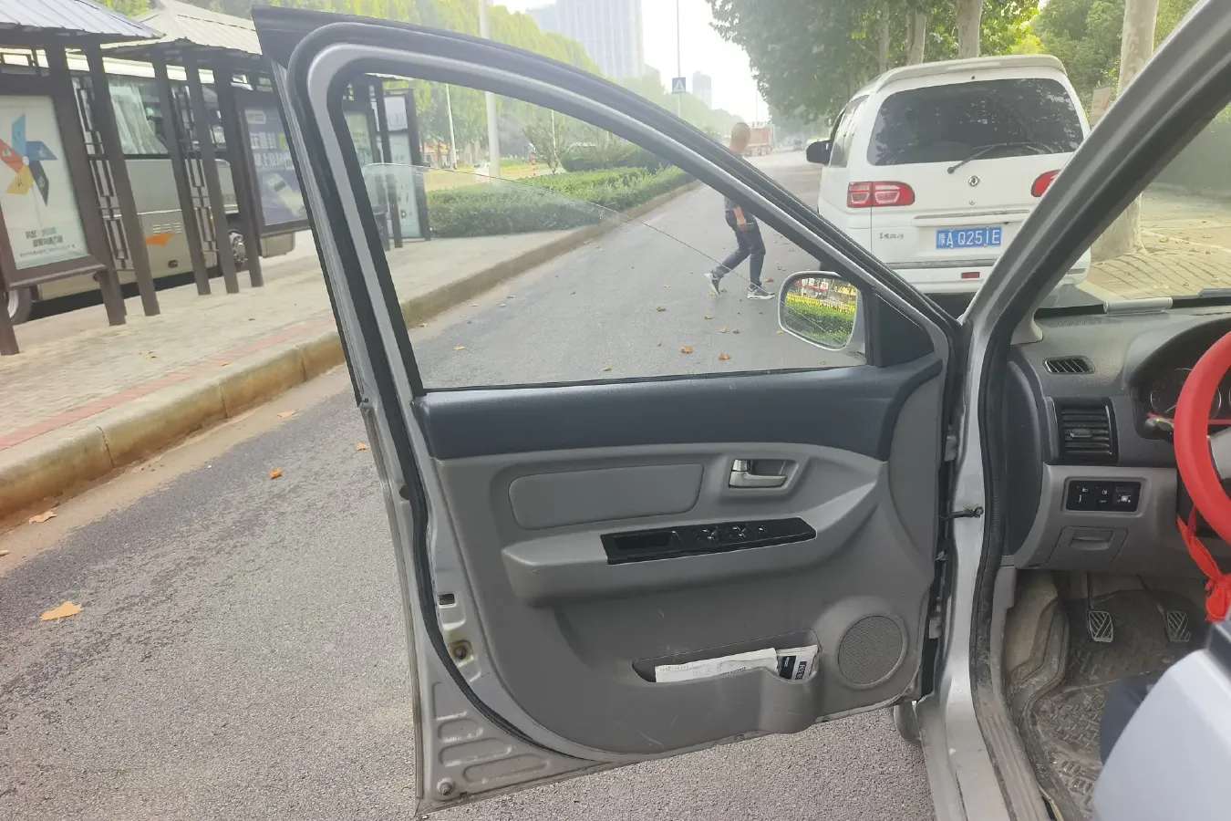 2014 BAIC WeiWang M20 1.5L 102HP L4 5MT,autocango,china used car exporter,china ev exporter,chinese used car exporter,chinese used ev exporter