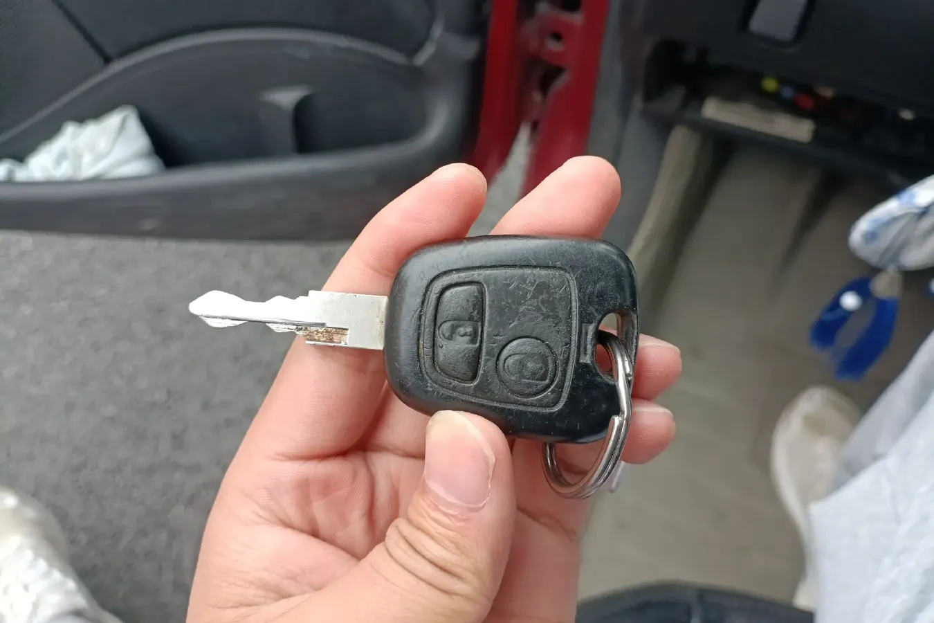 2009 Peugeot 207 1.4L 76HP L4 5MT,autocango,china used car exporter,china ev exporter,chinese used car exporter,chinese used ev exporter