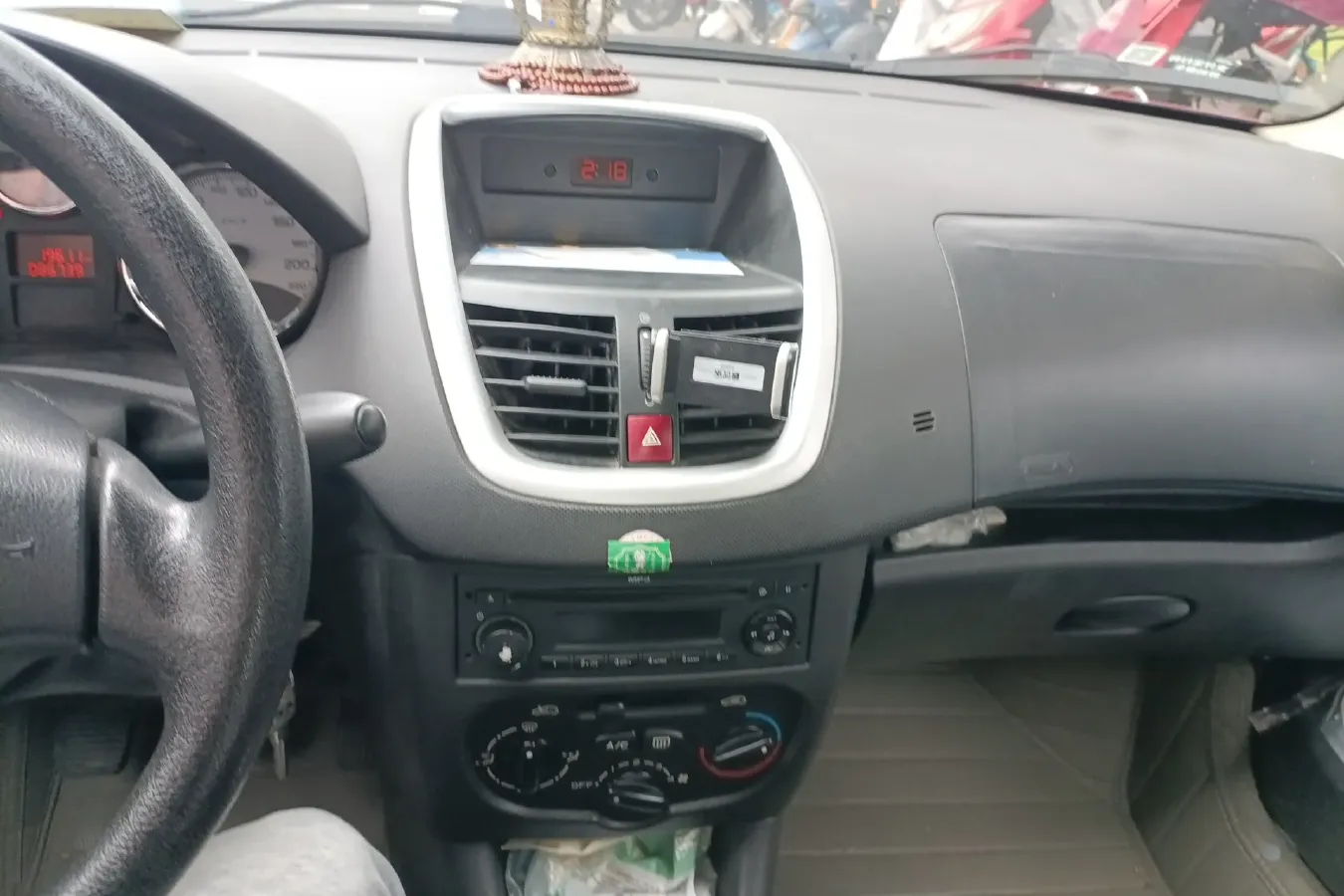 2009 Peugeot 207 1.4L 76HP L4 5MT,autocango,china used car exporter,china ev exporter,chinese used car exporter,chinese used ev exporter