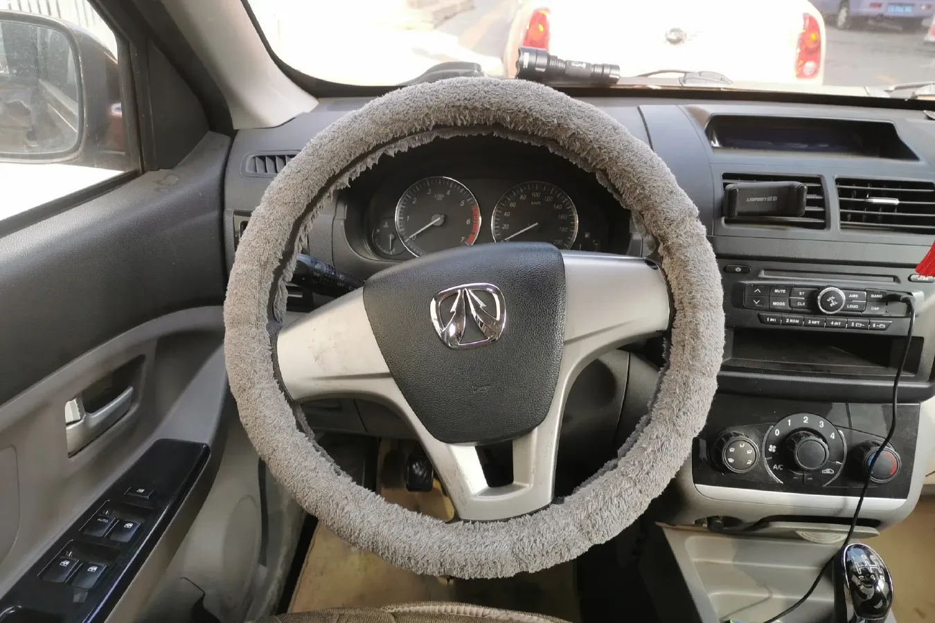 2014 BAIC WeiWang M20 1.5L 116HP L4 5MT,autocango,china used car exporter,china ev exporter,chinese used car exporter,chinese used ev exporter