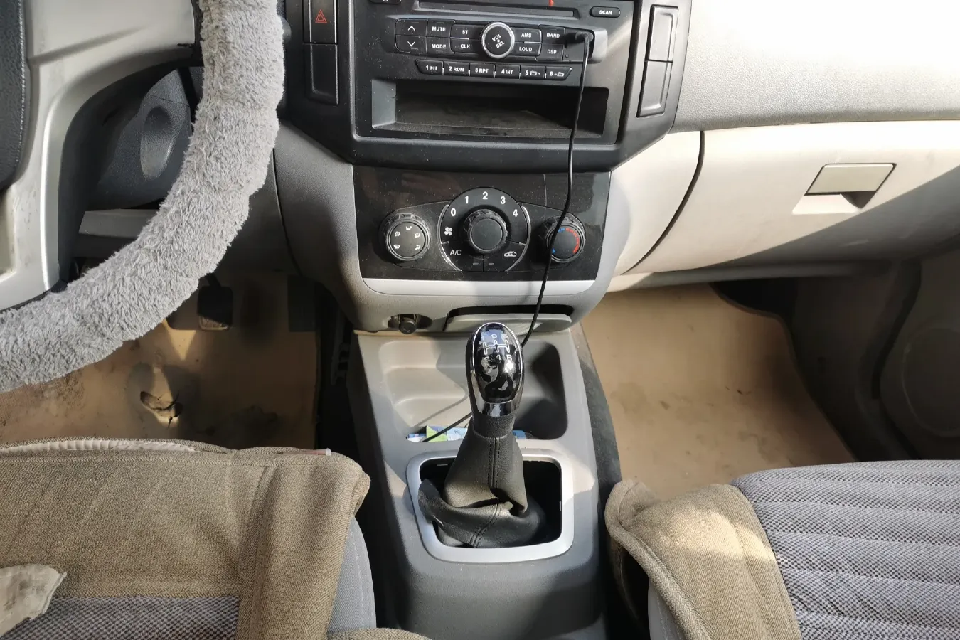 2014 BAIC WeiWang M20 1.5L 116HP L4 5MT,autocango,china used car exporter,china ev exporter,chinese used car exporter,chinese used ev exporter