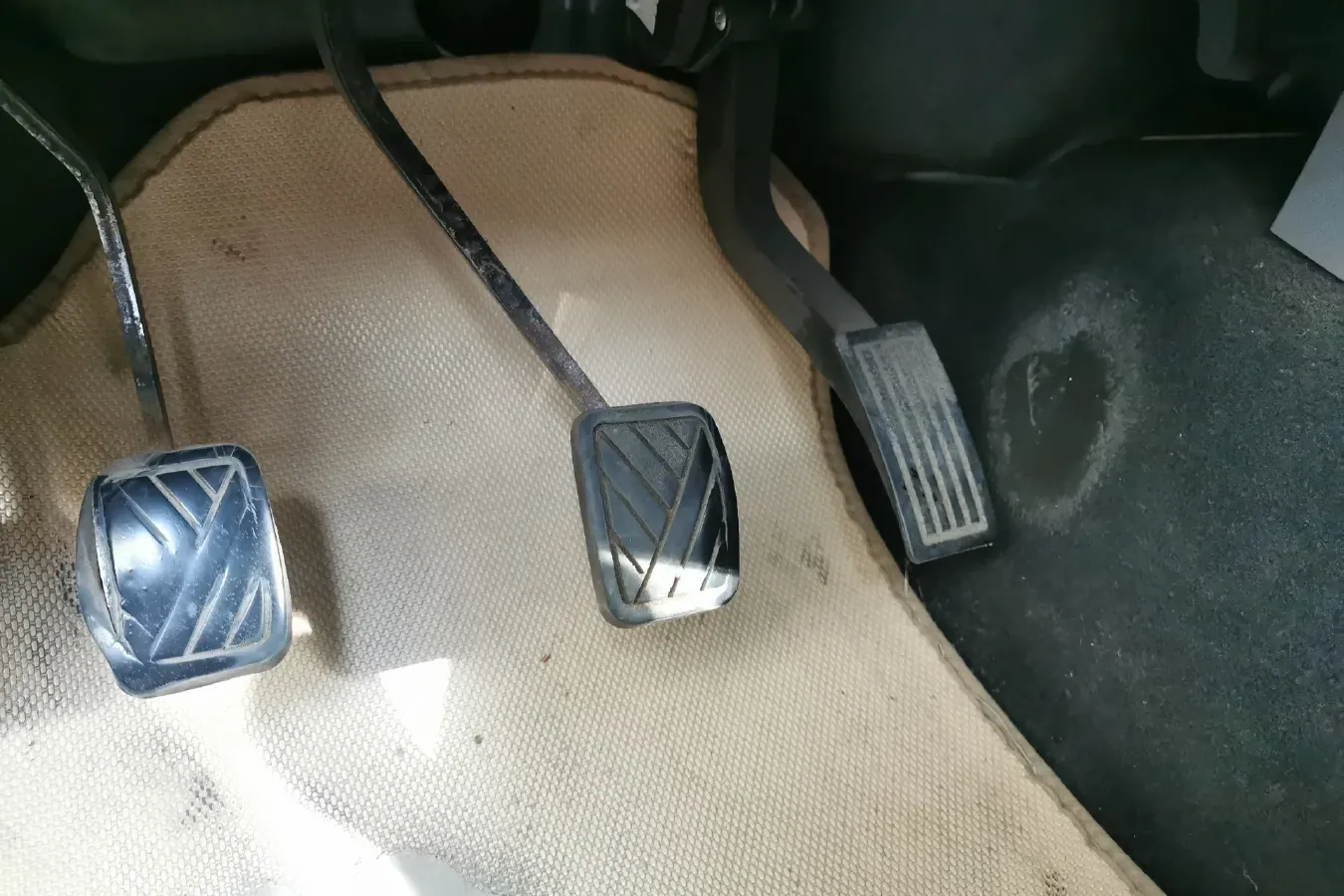 2014 BAIC WeiWang M20 1.5L 116HP L4 5MT,autocango,china used car exporter,china ev exporter,chinese used car exporter,chinese used ev exporter