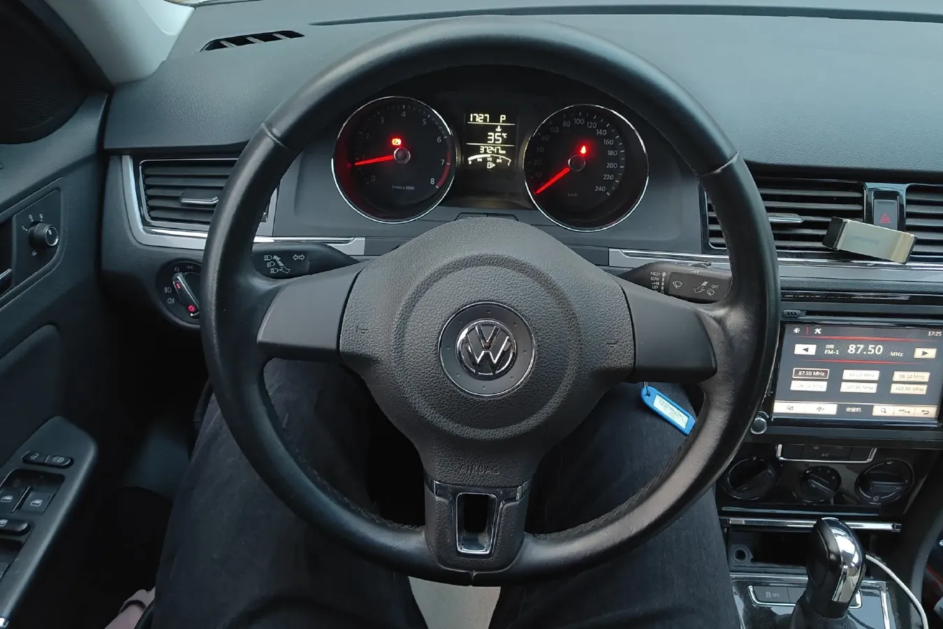 2015 Volkswagen Bora 1.6L 105HP L4 6AT,autocango,china used car exporter,china ev exporter,chinese used car exporter,chinese used ev exporter