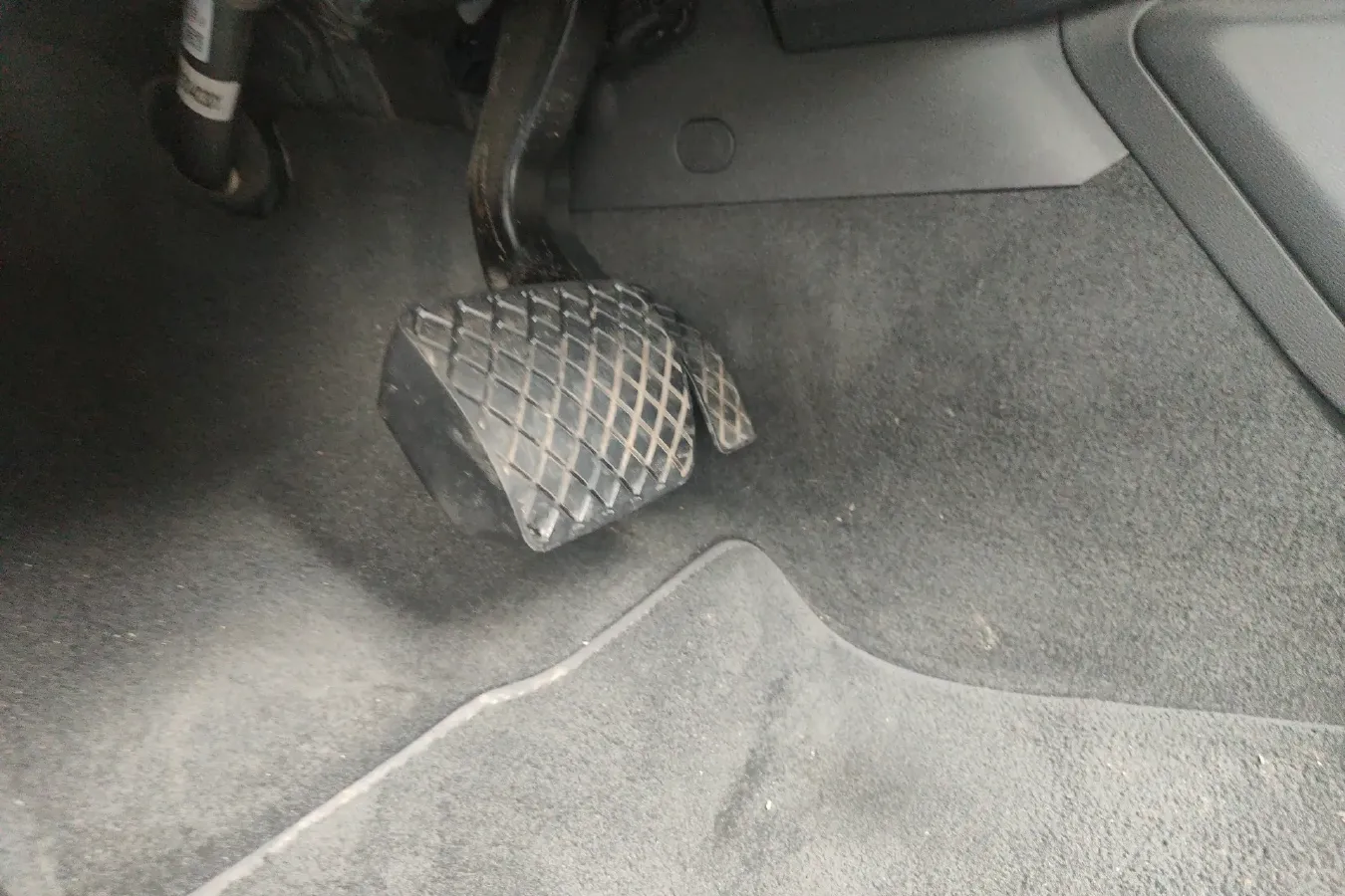 2015 Audi A6L 2.0T 180HP L4 CVT,autocango,china used car exporter,china ev exporter,chinese used car exporter,chinese used ev exporter