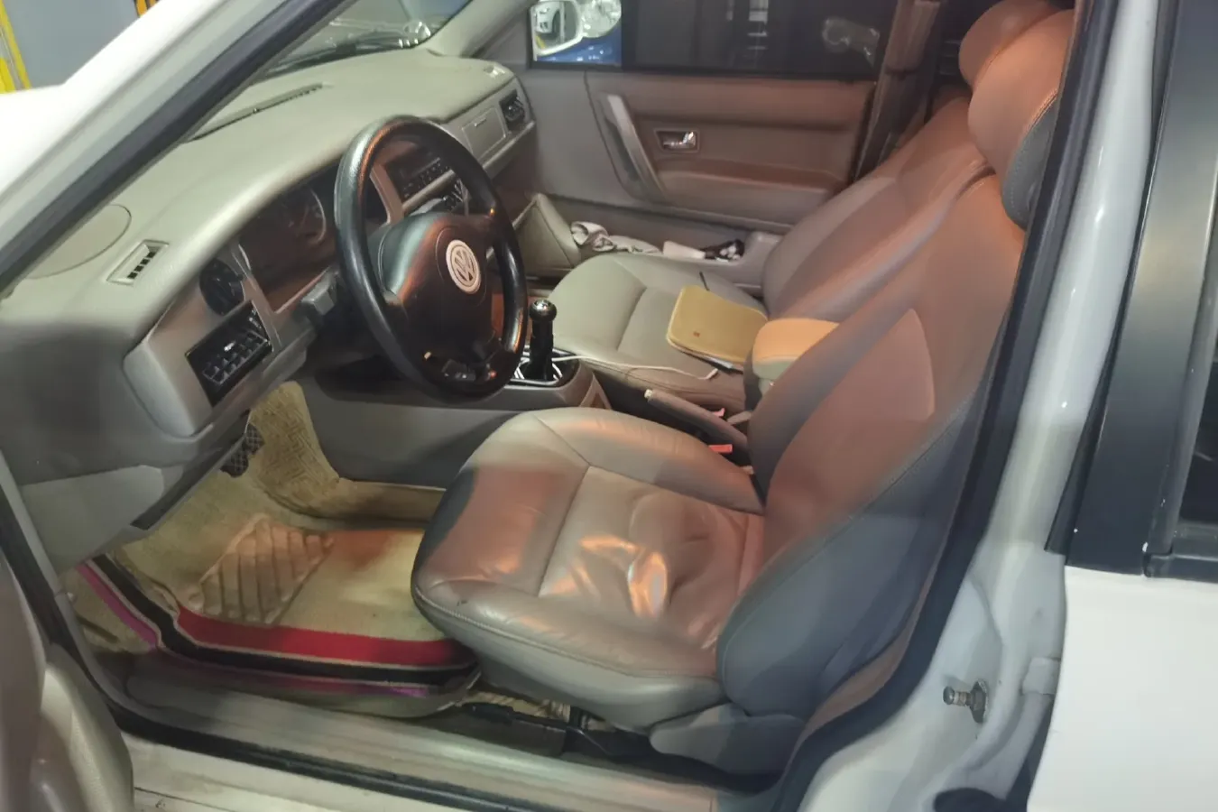 2008 Volkswagen Santana Vista 1.8L 101HP L4 5MT,autocango,china used car exporter,china ev exporter,chinese used car exporter,chinese used ev exporter