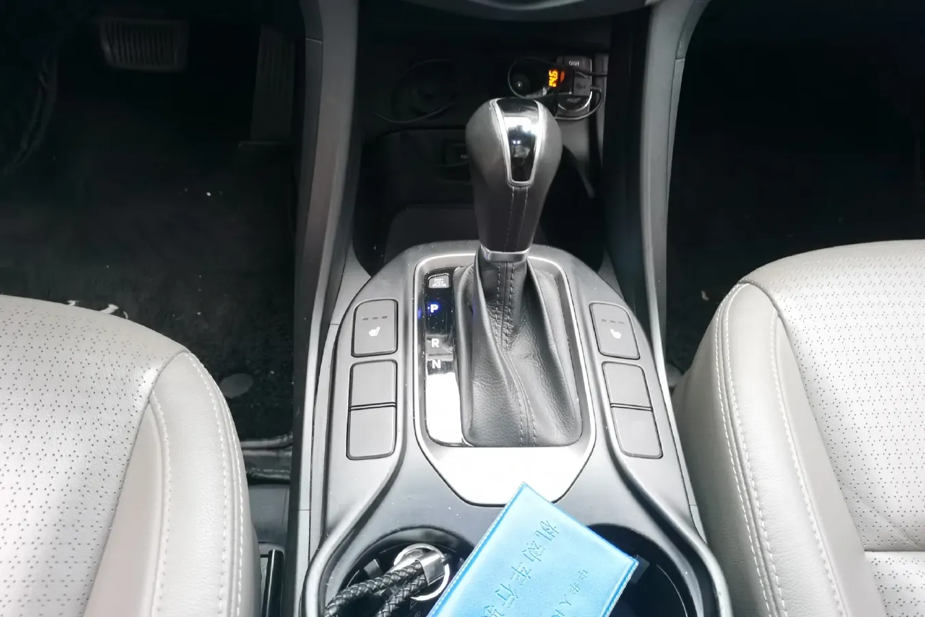 2013 Hyundai Grand SantaFe 3.0L 264HP V6 6AT,autocango,china used car exporter,china ev exporter,chinese used car exporter,chinese used ev exporter