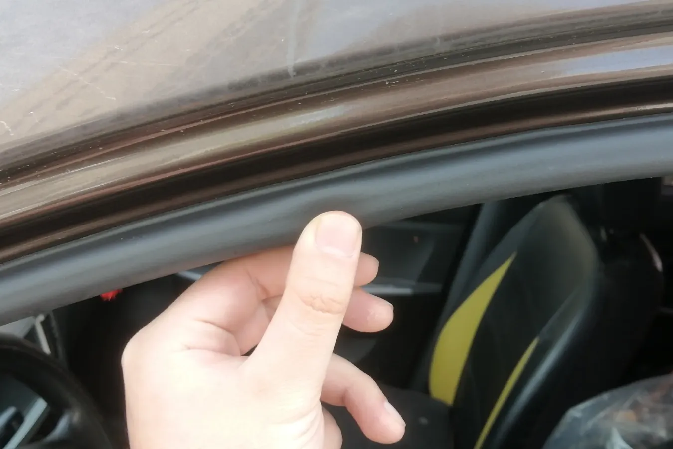 2014 DongFeng Fengon Fengon 330 1.5L 116HP L4 5MT,autocango,china used car exporter,china ev exporter,chinese used car exporter,chinese used ev exporter