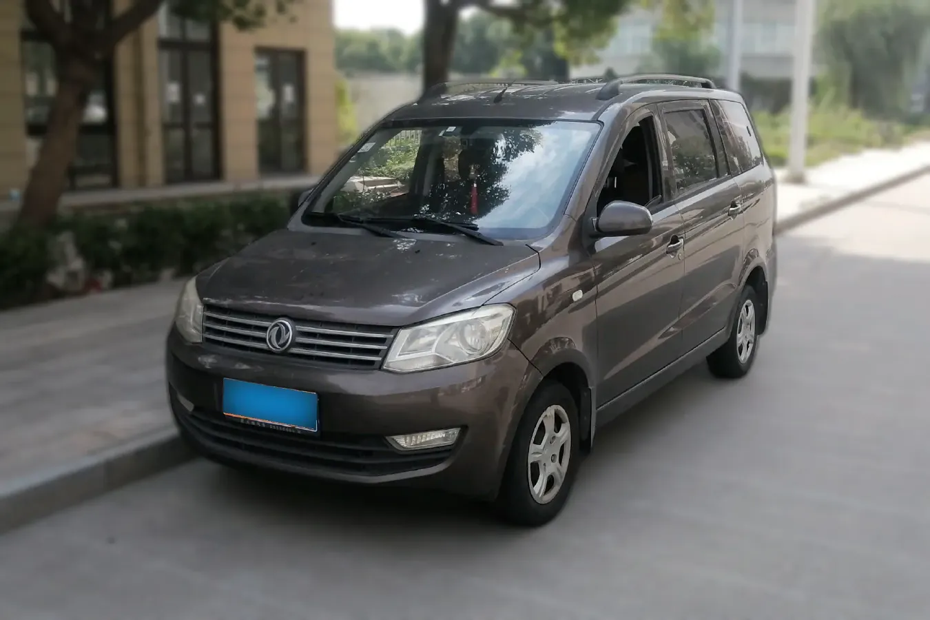 2014 DongFeng Fengon Fengon 330 1.5L 116HP L4 5MT,autocango,china used car exporter,china ev exporter,chinese used car exporter,chinese used ev exporter