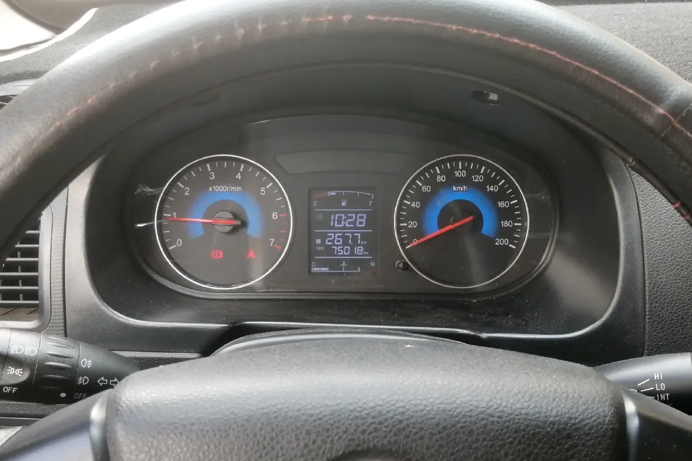 2014 DongFeng Fengon Fengon 330 1.5L 116HP L4 5MT,autocango,china used car exporter,china ev exporter,chinese used car exporter,chinese used ev exporter