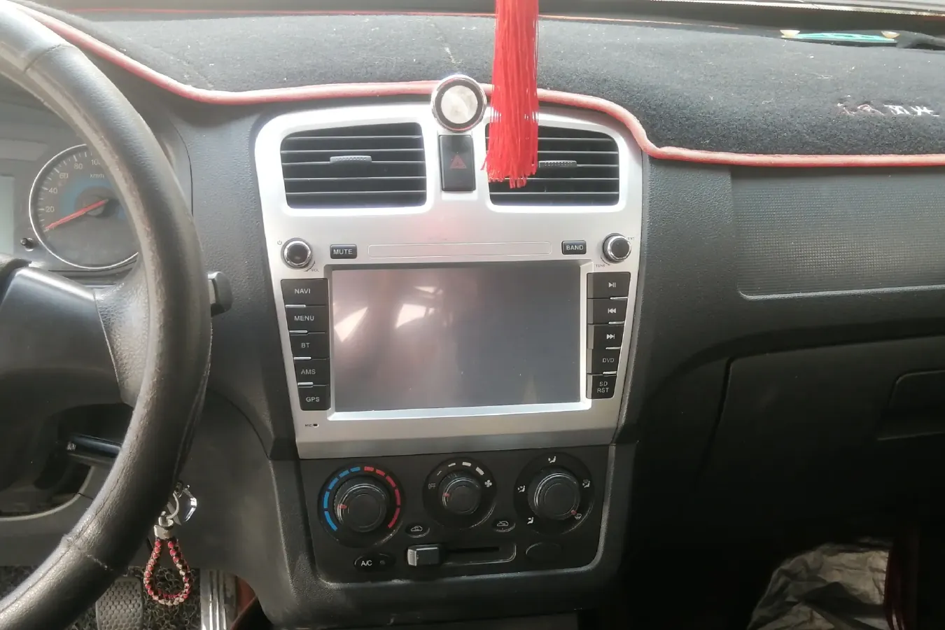 2014 DongFeng Fengon Fengon 330 1.5L 116HP L4 5MT,autocango,china used car exporter,china ev exporter,chinese used car exporter,chinese used ev exporter