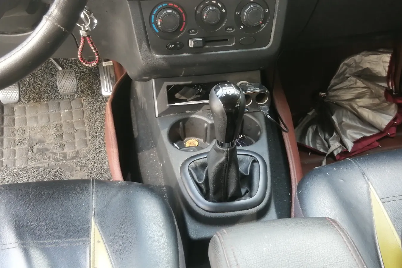 2014 DongFeng Fengon Fengon 330 1.5L 116HP L4 5MT,autocango,china used car exporter,china ev exporter,chinese used car exporter,chinese used ev exporter