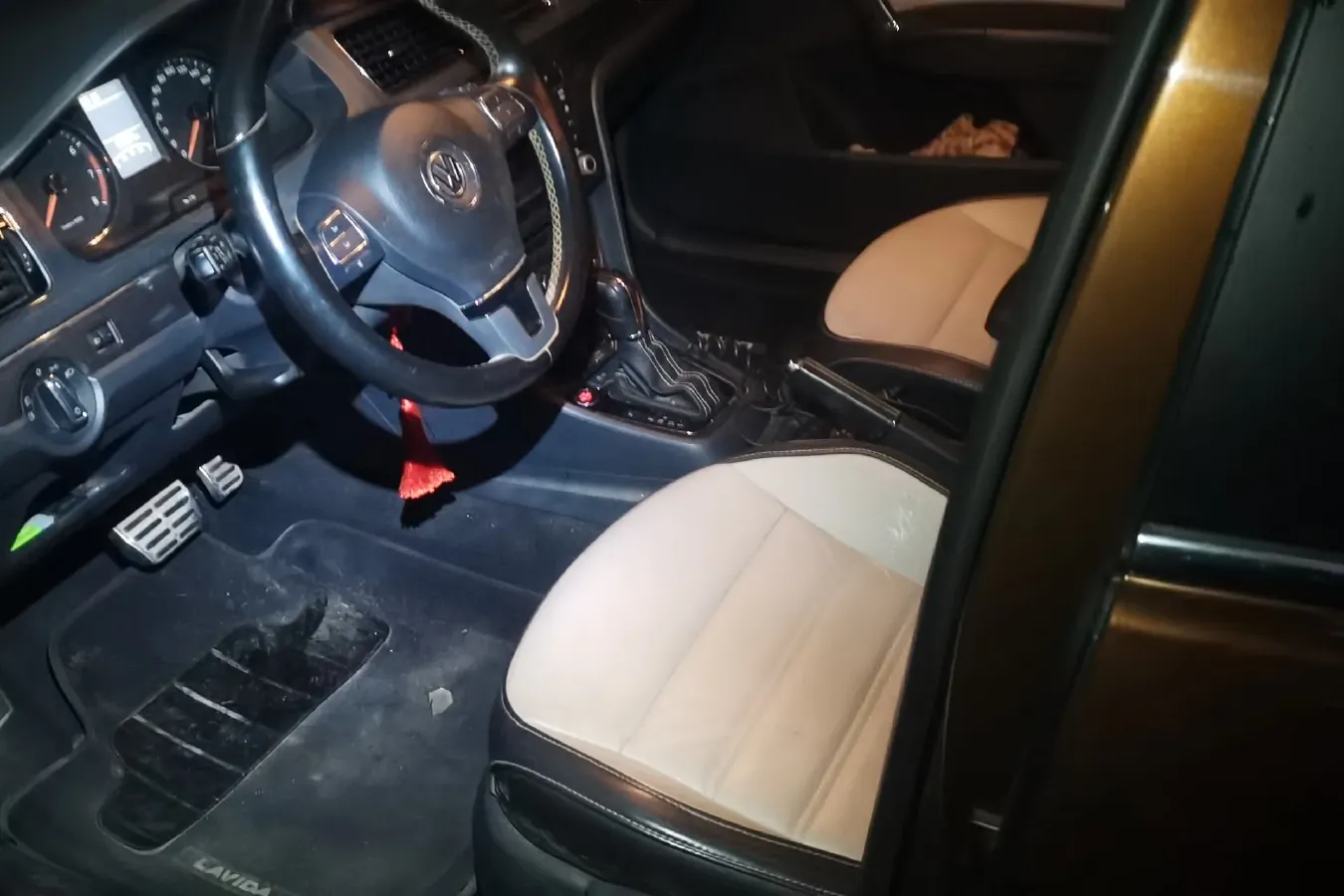 2014 Volkswagen Cross Lavida 1.6L 110HP L4 6AT,autocango,china used car exporter,china ev exporter,chinese used car exporter,chinese used ev exporter