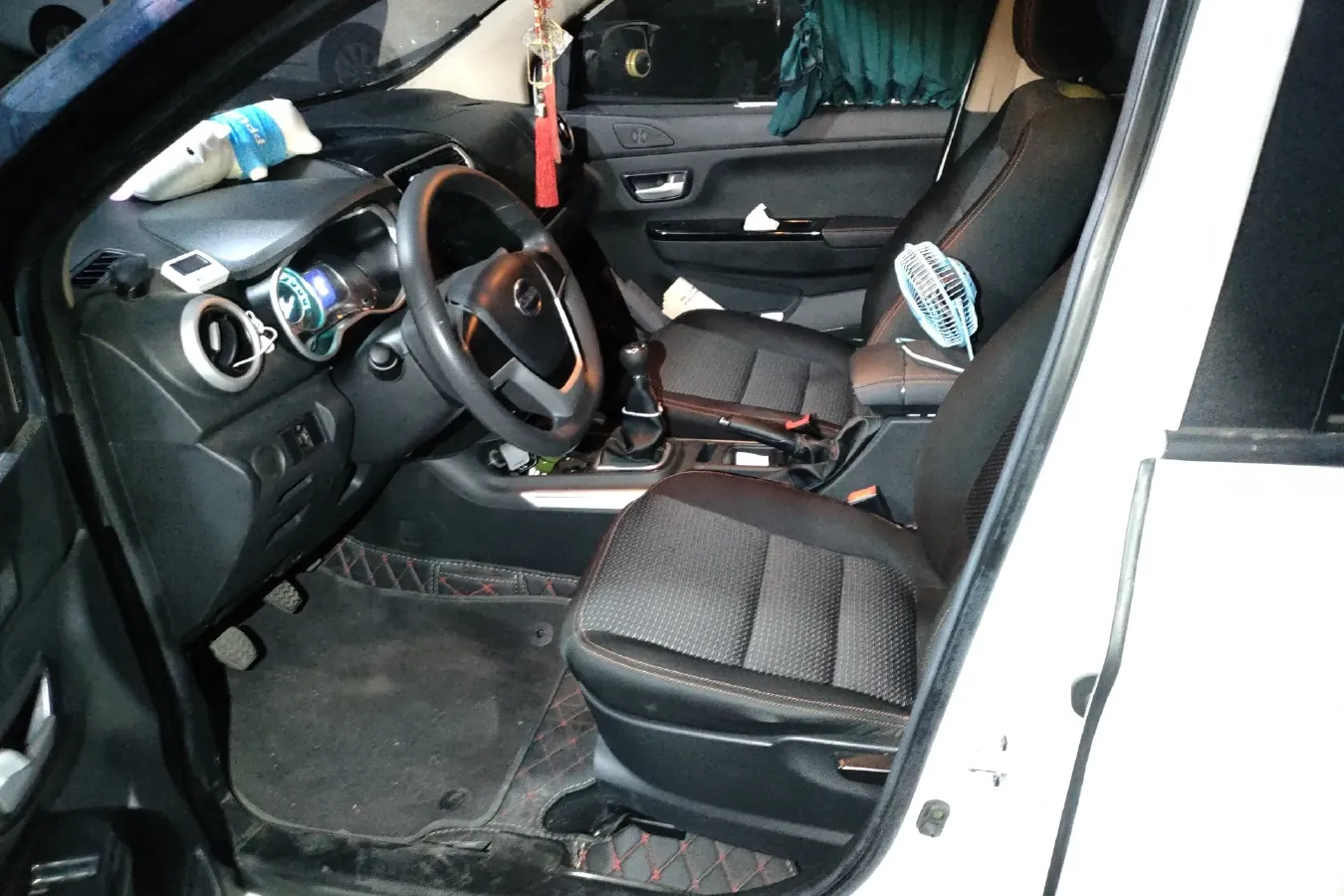 2021 SWM X2 1.5L 112HP L4 5MT,autocango,china used car exporter,china ev exporter,chinese used car exporter,chinese used ev exporter