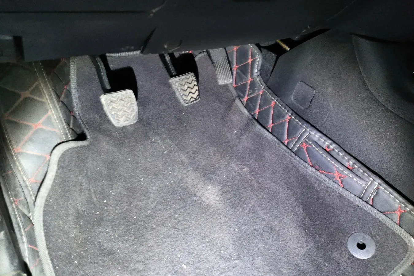 2021 SWM X2 1.5L 112HP L4 5MT,autocango,china used car exporter,china ev exporter,chinese used car exporter,chinese used ev exporter