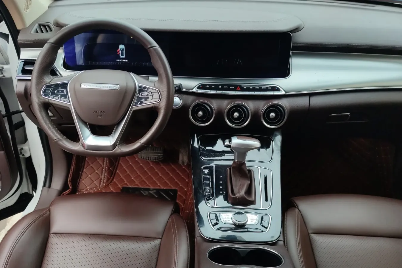 2018 Leopaard Mattu 1.6T 200HP L4 6DCT,autocango,china used car exporter,china ev exporter,chinese used car exporter,chinese used ev exporter