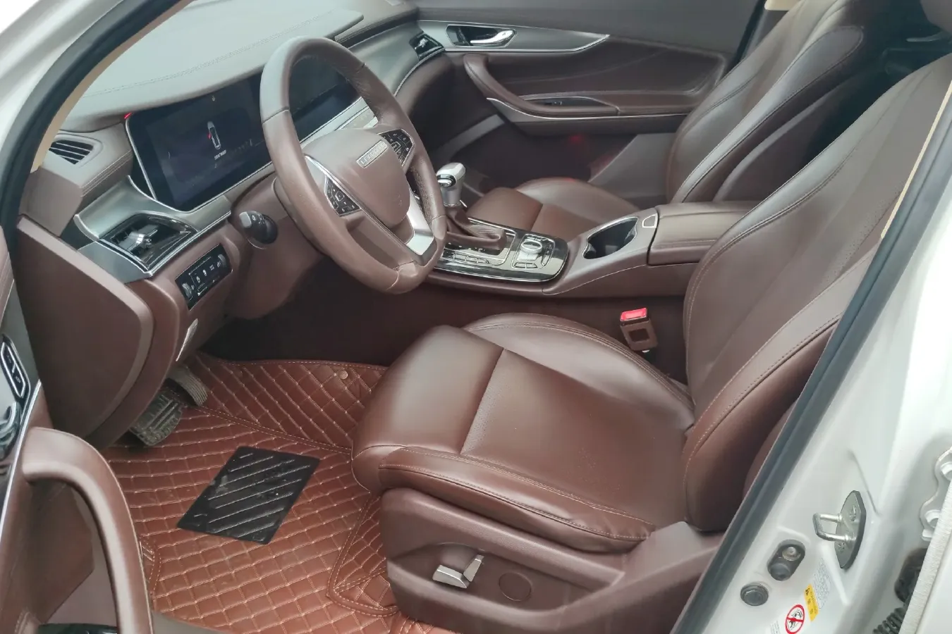 2018 Leopaard Mattu 1.6T 200HP L4 6DCT,autocango,china used car exporter,china ev exporter,chinese used car exporter,chinese used ev exporter