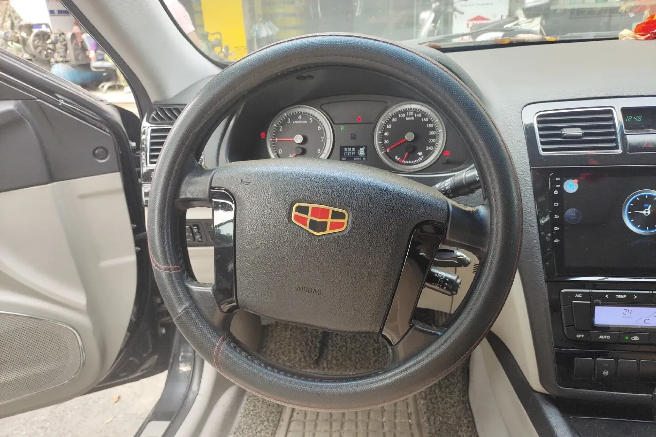 2013 Geely EC8 2.0L 141HP L4 6AT,autocango,china used car exporter,china ev exporter,chinese used car exporter,chinese used ev exporter