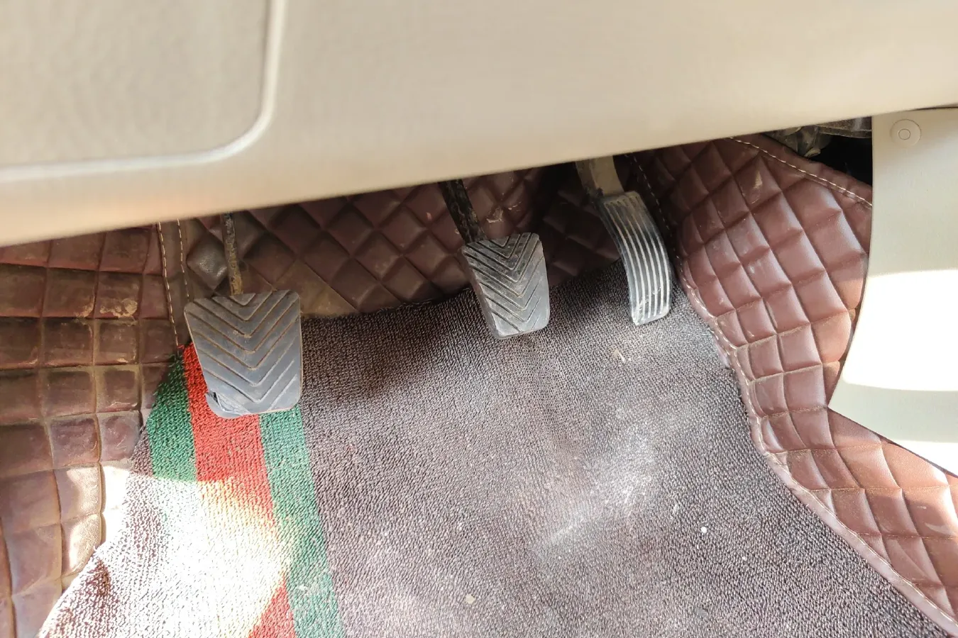 2014 Soueast V3 1.5L 120HP L4 5MT,autocango,china used car exporter,china ev exporter,chinese used car exporter,chinese used ev exporter