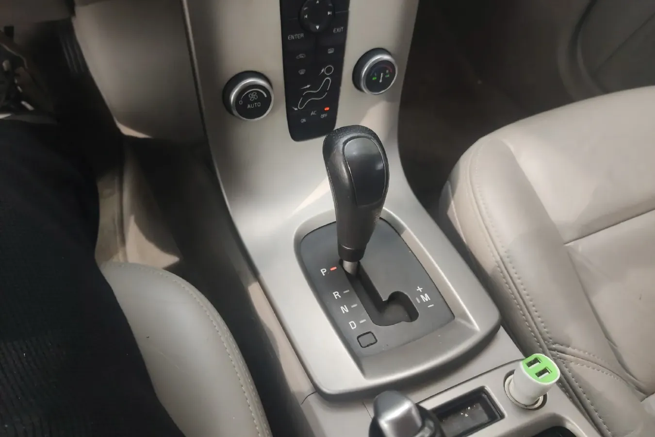 2011 Volvo S40 2.0L 141HP L4 6DCT,autocango,china used car exporter,china ev exporter,chinese used car exporter,chinese used ev exporter