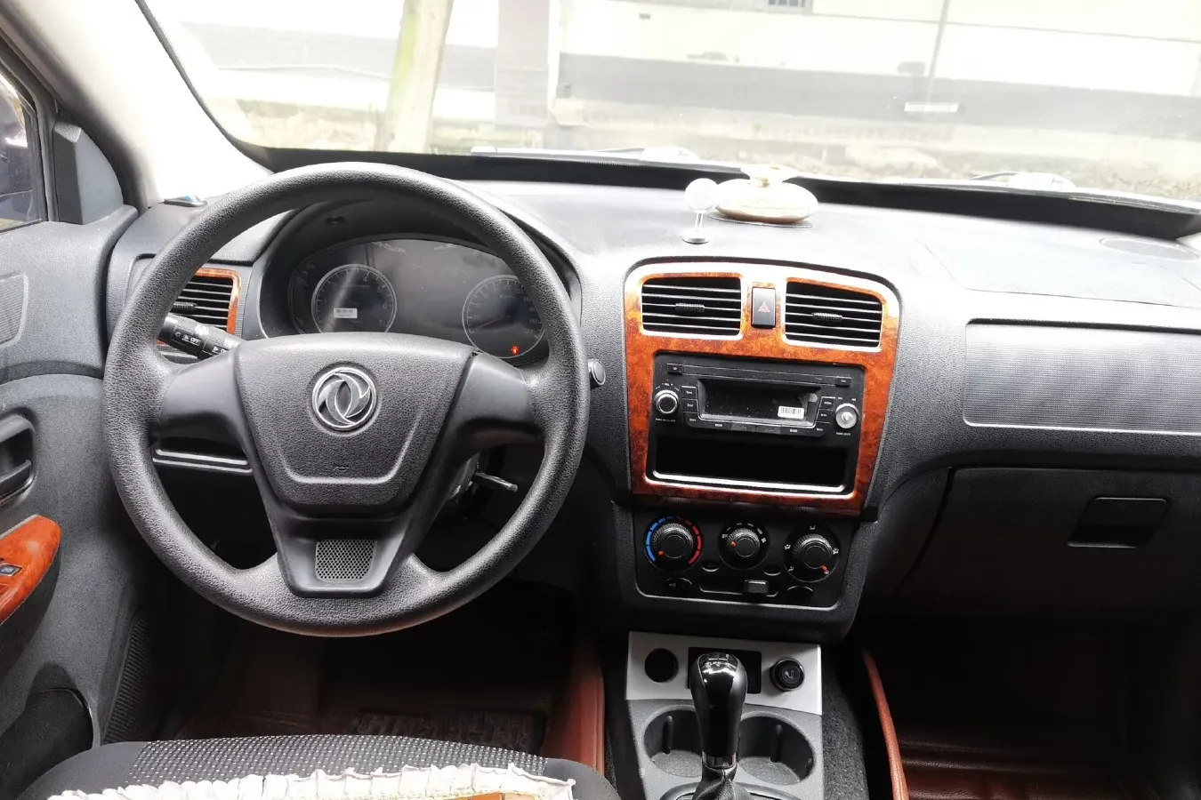 2014 DongFeng Fengon Fengon 330 1.3L 96HP L4 5MT,autocango,china used car exporter,china ev exporter,chinese used car exporter,chinese used ev exporter