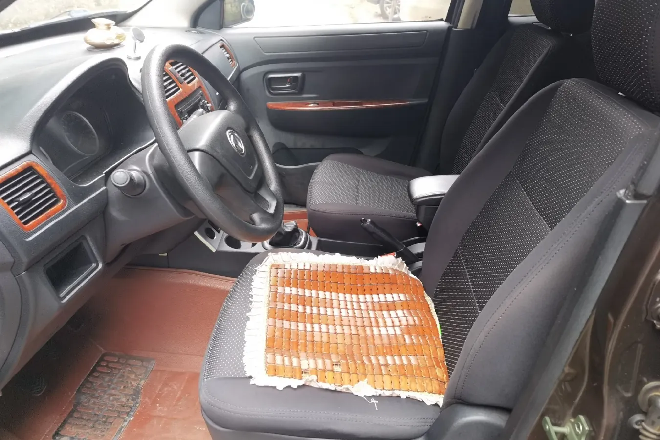 2014 DongFeng Fengon Fengon 330 1.3L 96HP L4 5MT,autocango,china used car exporter,china ev exporter,chinese used car exporter,chinese used ev exporter