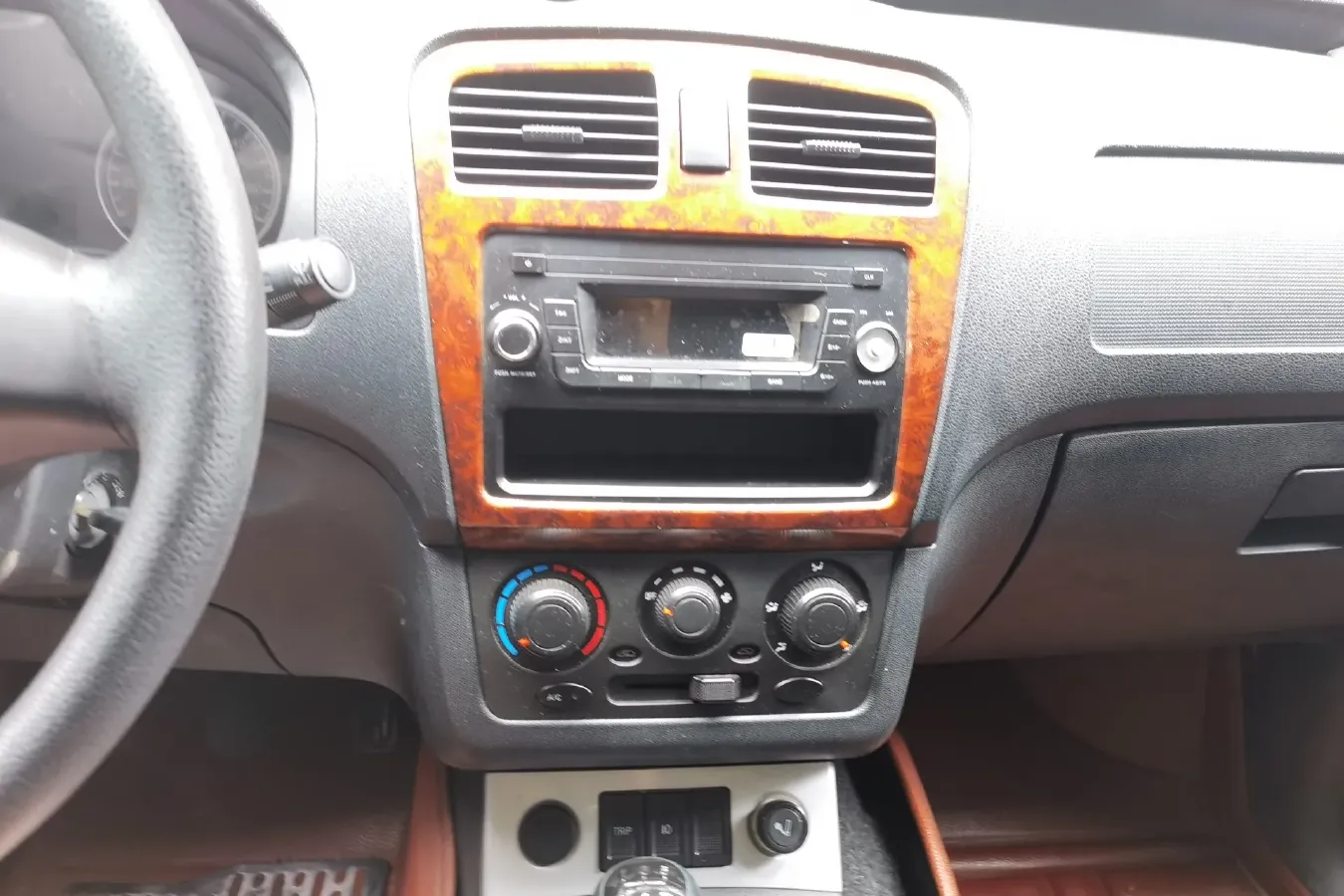 2014 DongFeng Fengon Fengon 330 1.3L 96HP L4 5MT,autocango,china used car exporter,china ev exporter,chinese used car exporter,chinese used ev exporter