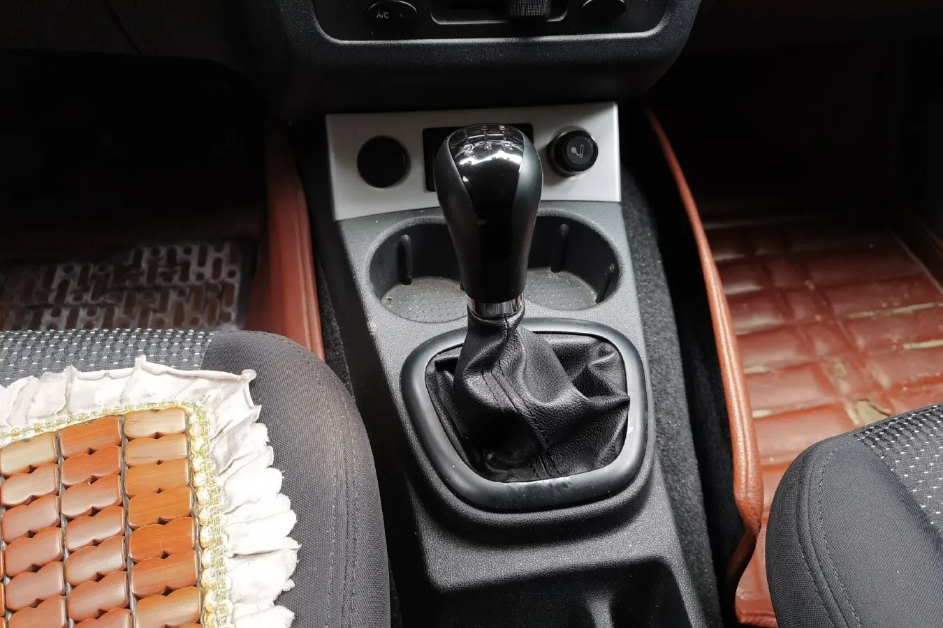 2014 DongFeng Fengon Fengon 330 1.3L 96HP L4 5MT,autocango,china used car exporter,china ev exporter,chinese used car exporter,chinese used ev exporter