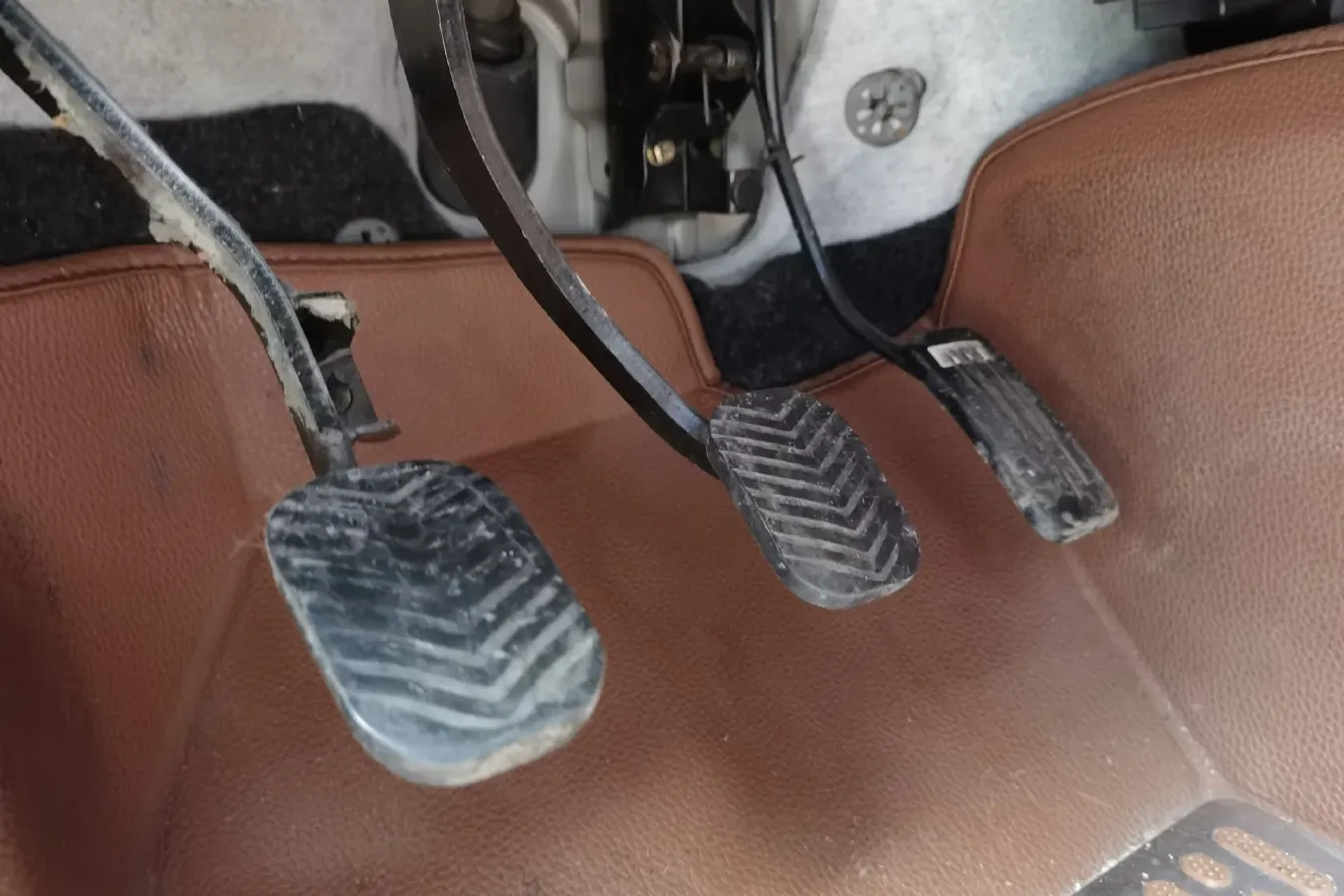 2014 DongFeng Fengon Fengon 330 1.3L 96HP L4 5MT,autocango,china used car exporter,china ev exporter,chinese used car exporter,chinese used ev exporter